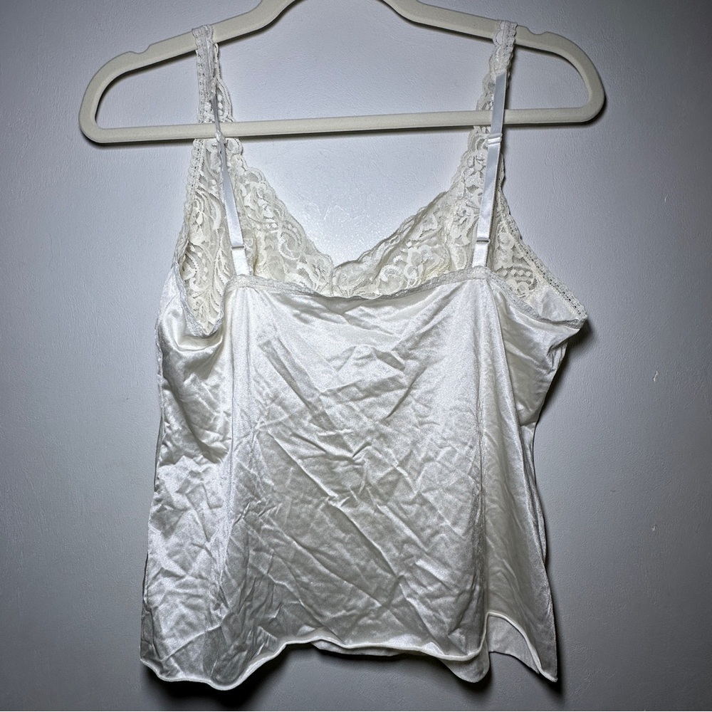 Vtg Vanity Fair Ivory Silky Top with an Intricate Lace Made in USA Ethereal - Picture 3 of 8
